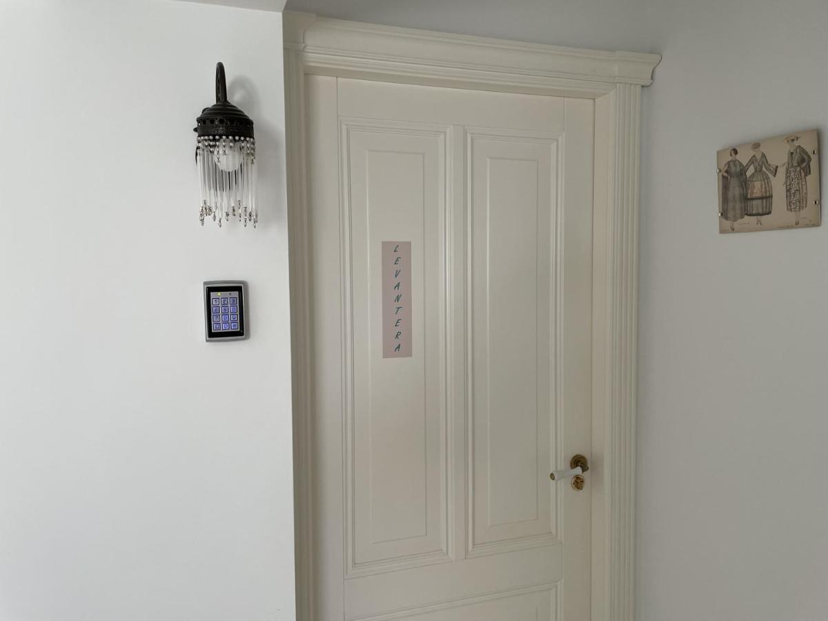 La Sirena Del Viento Bed & Breakfast ลอสกาญอสเดเมกา ภายนอก รูปภาพ