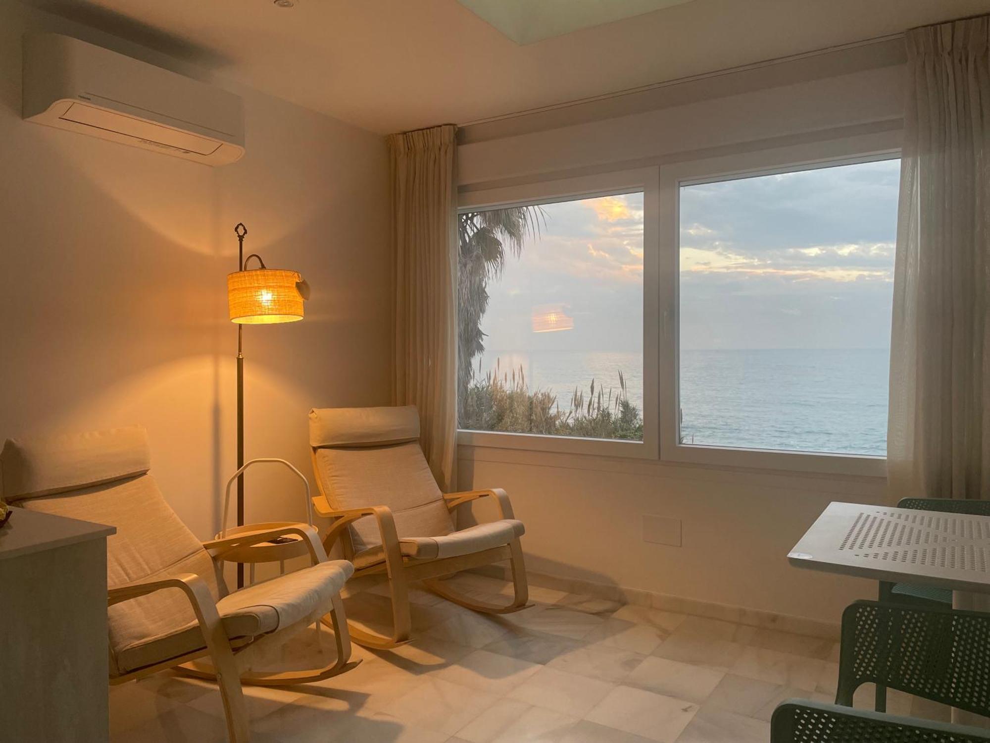La Sirena Del Viento Bed & Breakfast ลอสกาญอสเดเมกา ภายนอก รูปภาพ