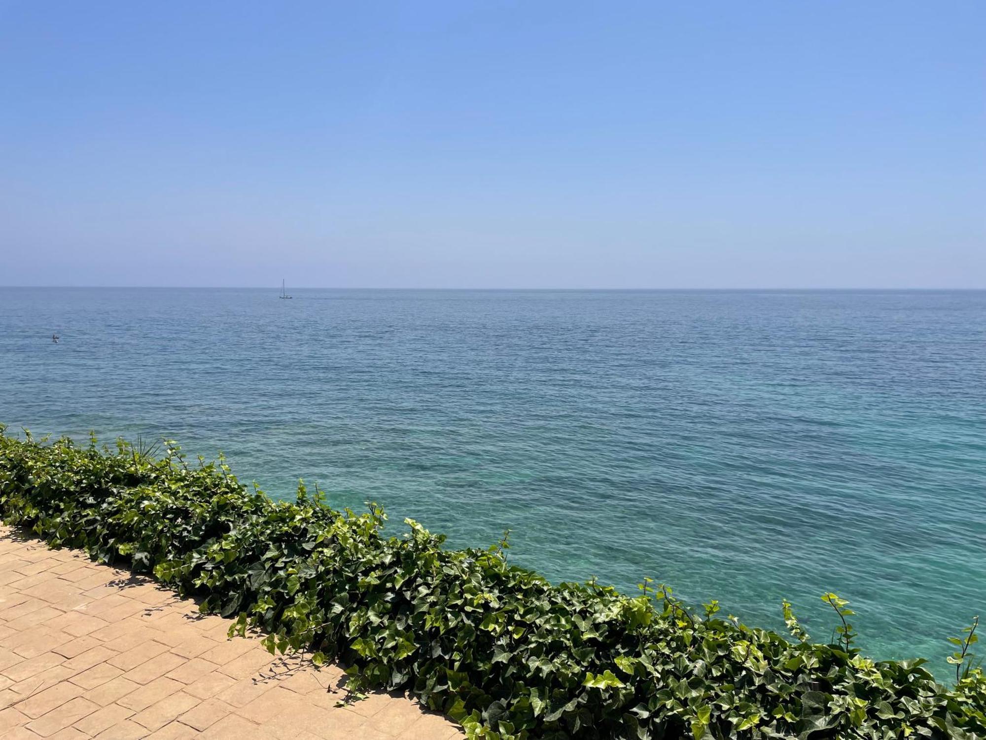 La Sirena Del Viento Bed & Breakfast ลอสกาญอสเดเมกา ภายนอก รูปภาพ